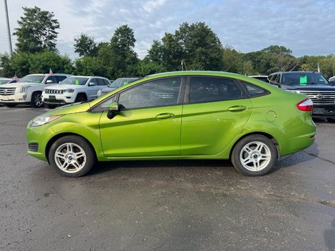 Used 2018 Ford Fiesta SE w/ Cold Weather Package FWD image 2