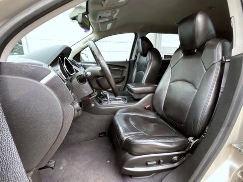 Used 2011 Chevrolet Traverse LT w/ Personal Connectivity Package image 10