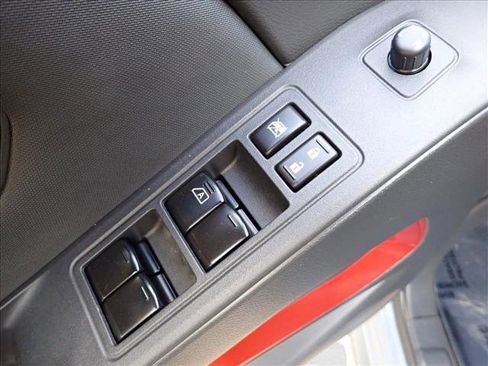 Used 2022 Nissan Frontier PRO-4X image 13