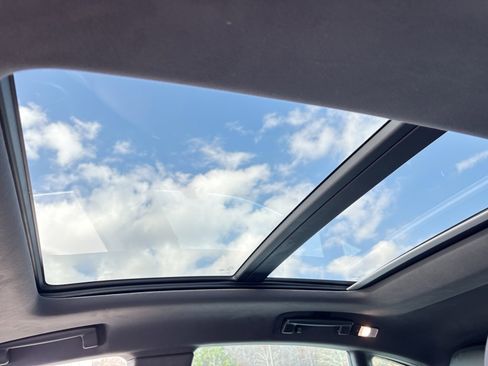 Used 2018 Maserati Levante S image 6