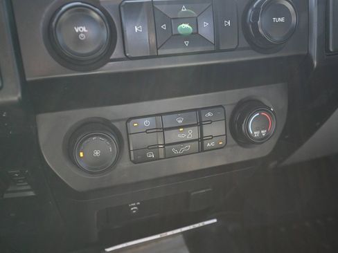 Used 2016 Ford F150 XL w/ Heavy-Duty Payload Package image 27