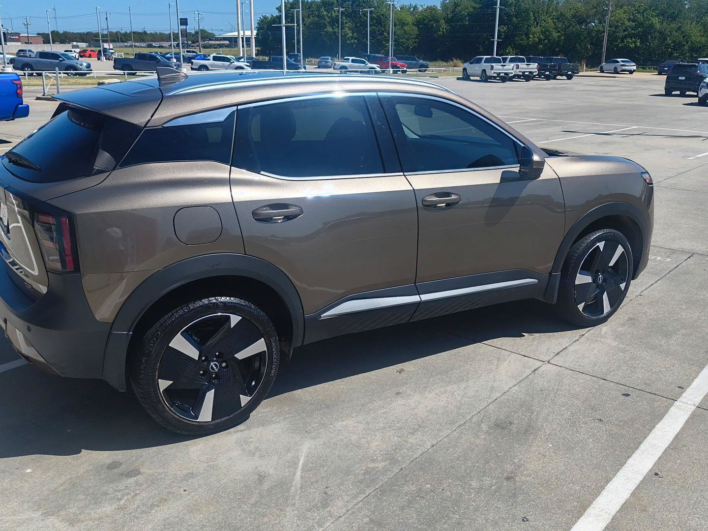 Used 2025 Nissan Kicks SR FWD image 7