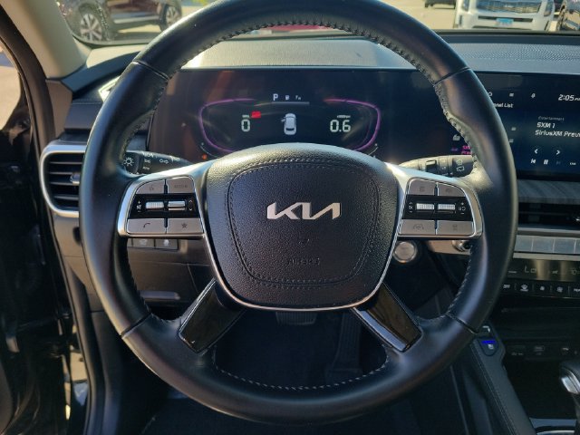 Used 2024 Kia Telluride EX w/ EX Captain's Chair Package FWD image 18