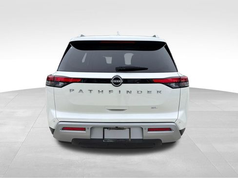 Certified 2024 Nissan Pathfinder SL FWD image 6