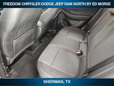 Used 2022 Buick Encore GX Select w/ Sport Touring Package FWD image 19