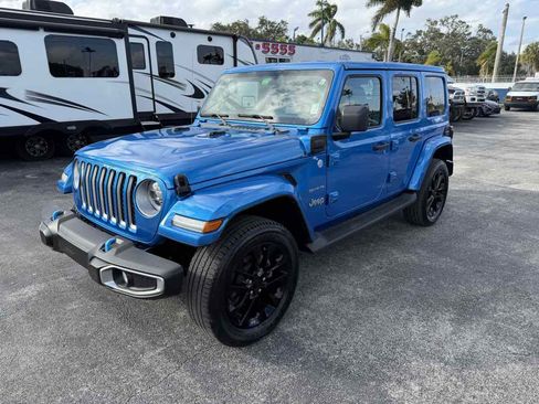 Used 2022 Jeep Wrangler Unlimited Sahara 4xe image 4