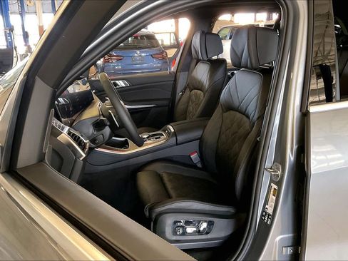 New 2026 BMW X5 xDrive40i w/ Climate Comfort Package image 9