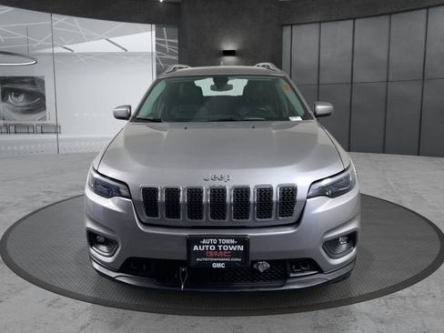 Used 2019 Jeep Cherokee Latitude Plus w/ Comfort/Convenience Group AWD/4WD image 2