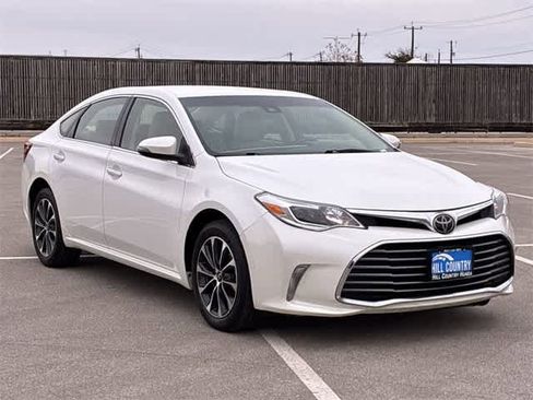 Used 2018 Toyota Avalon XLE image 8