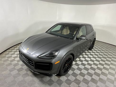 Used 2022 Porsche Cayenne GTS image 9