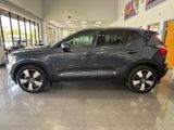 Used 2022 Volvo XC40 T5 Momentum w/ Premium Package image 2