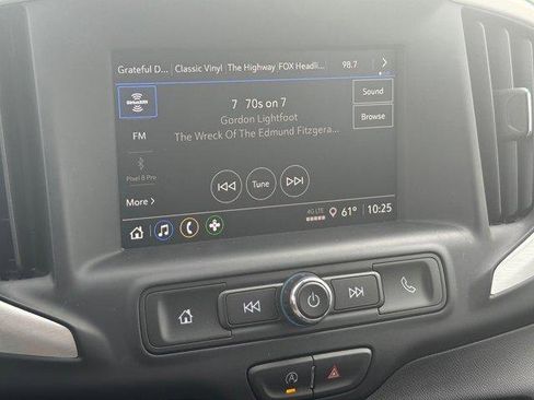 Used 2024 GMC Terrain SLE image 25