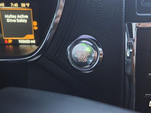 Used 2019 Lincoln Continental Select image 31