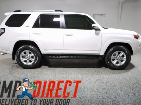 Used 2023 Toyota 4Runner SR5 Premium w/ Moonroof Package image 6
