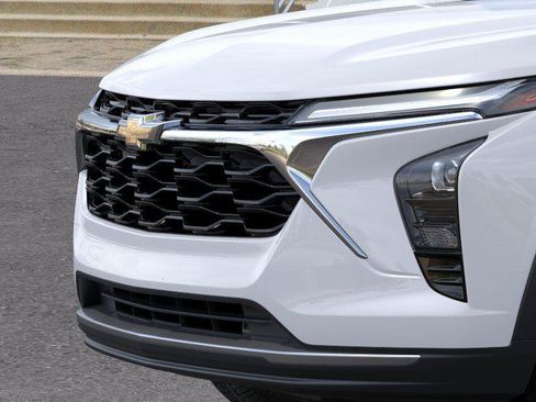 New 2026 Chevrolet Trax LT w/ LT Convenience Package FWD image 13