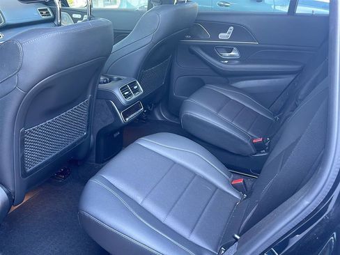 Used 2023 Mercedes-Benz GLS 450 4MATIC image 6
