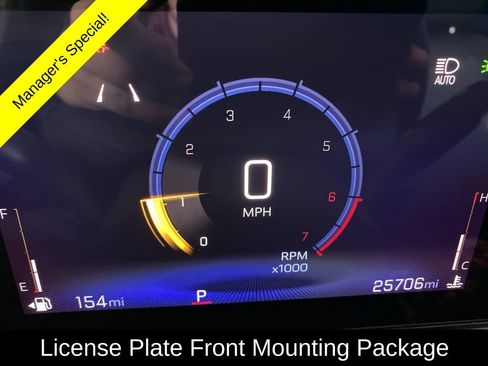Used 2025 Chevrolet Trax LT w/ LT Convenience Package FWD image 4