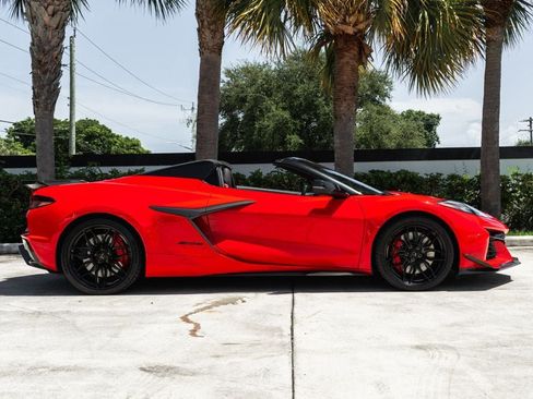 Used 2023 Chevrolet Corvette Z06 RWD image 10