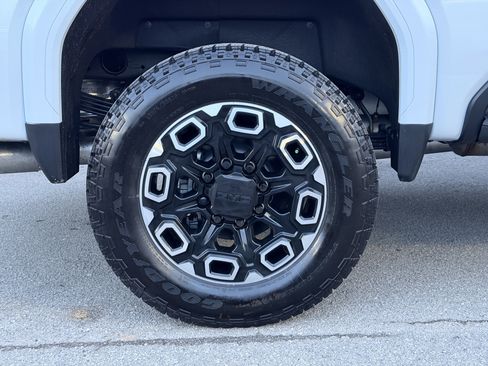 New 2026 GMC Sierra 2500 Denali w/ Denali Reserve Package AWD/4WD image 18
