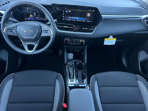 New 2026 Chevrolet TrailBlazer LT w/ Midnight Edition FWD image 13