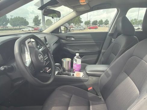 Used 2022 Nissan Altima 2.5 S FWD image 9