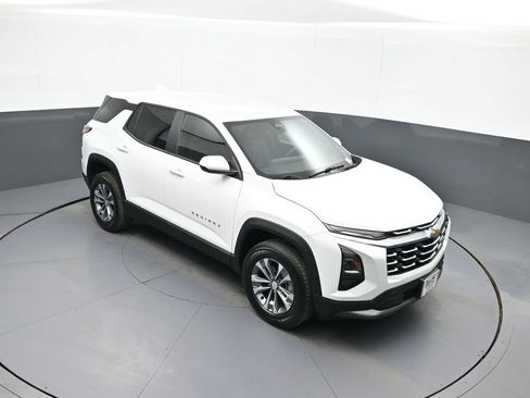 Used 2025 Chevrolet Equinox LT FWD image 34