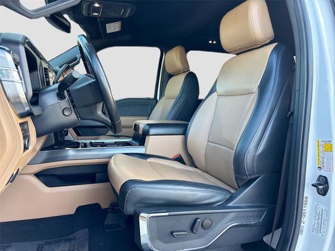 Used 2023 Ford F250 Lariat w/ Chrome Package image 25