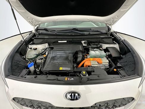 Used 2020 Kia Niro EX image 30