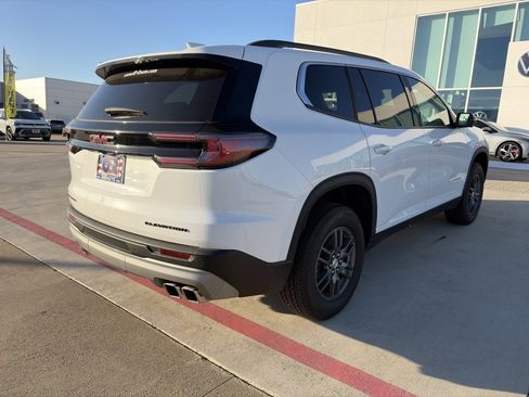 Used 2025 GMC Acadia Elevation image 6