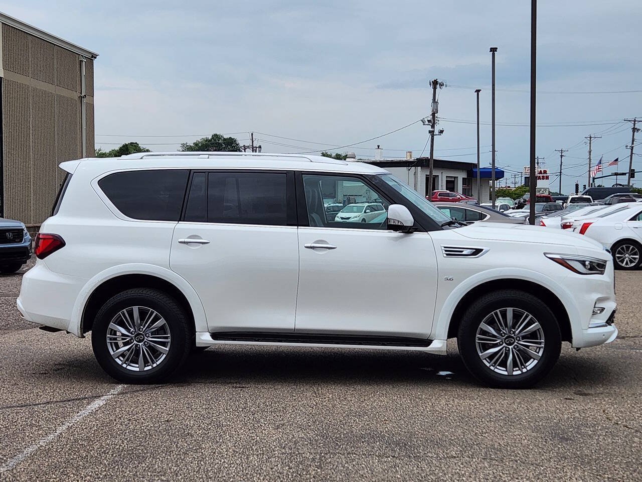 Used 2019 INFINITI QX80 Luxe w/ All-Season Package AWD/4WD image 11