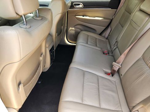 Used 2014 Jeep Grand Cherokee Limited RWD image 29