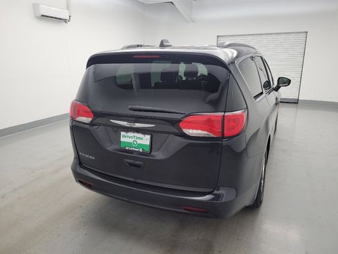 Used 2021 Chrysler Voyager Lxi FWD image 7