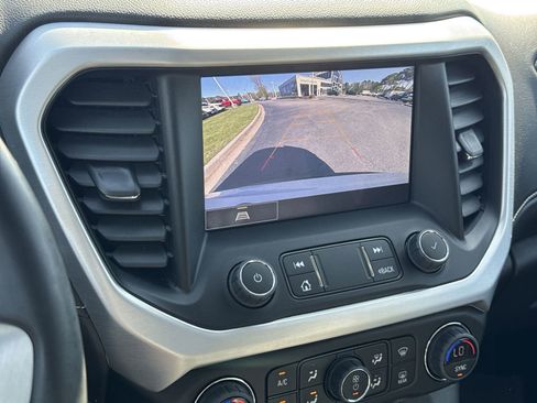 Used 2023 GMC Acadia SLT image 25