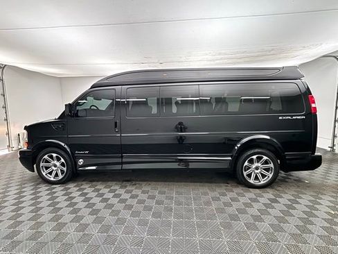 Used 2017 Chevrolet Express 2500 Extended image 16