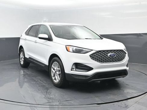 Certified 2024 Ford Edge SEL w/ Convenience Package AWD/4WD image 2