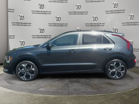 Used 2023 Kia Niro EX Touring FWD image 2