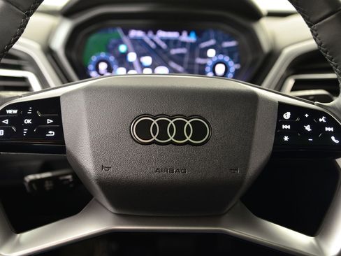 Used 2025 Audi Q4 e-tron Premium Plus w/ Premium Plus image 15