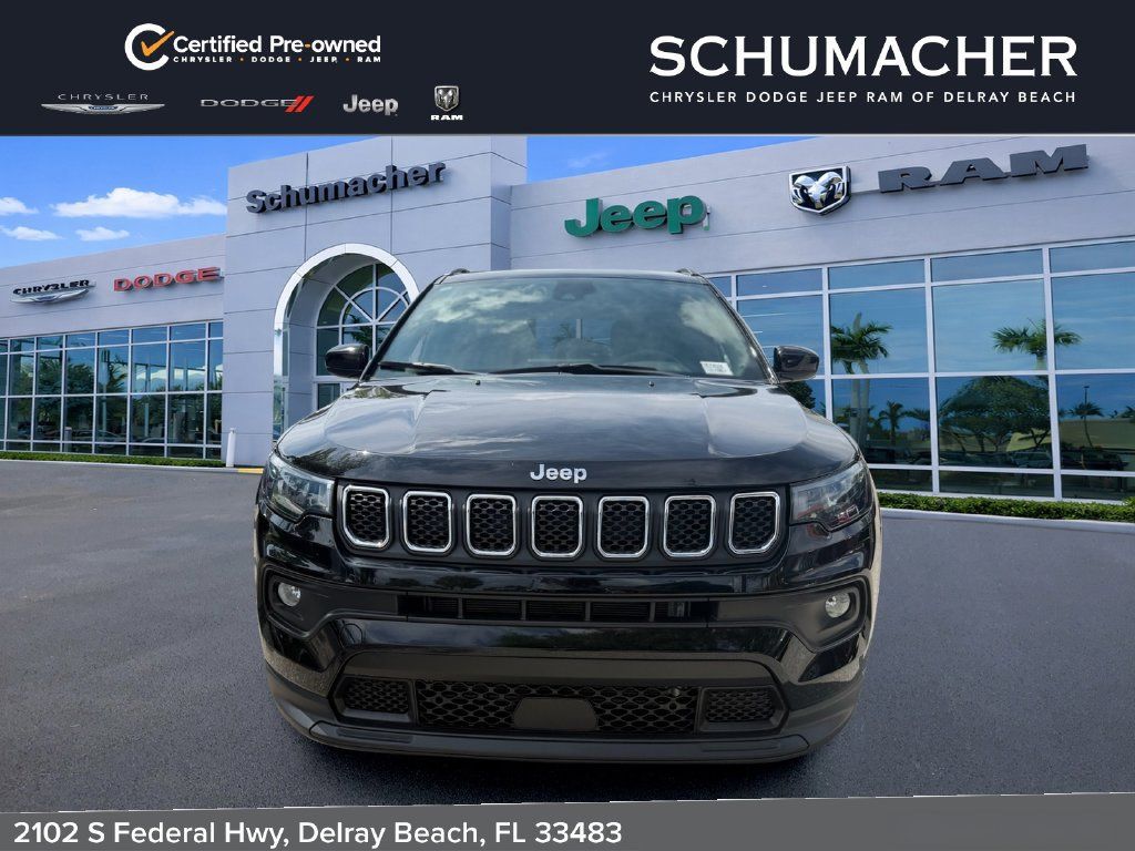Certified 2024 Jeep Compass Latitude AWD/4WD image 2