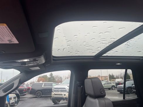 Used 2023 Chevrolet Tahoe Z71 w/ Z71 Off-Road Package image 21