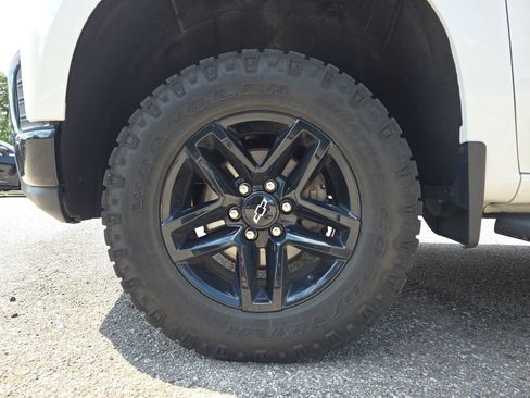 Used 2019 Chevrolet Silverado 1500 LT Trail Boss AWD/4WD image 33