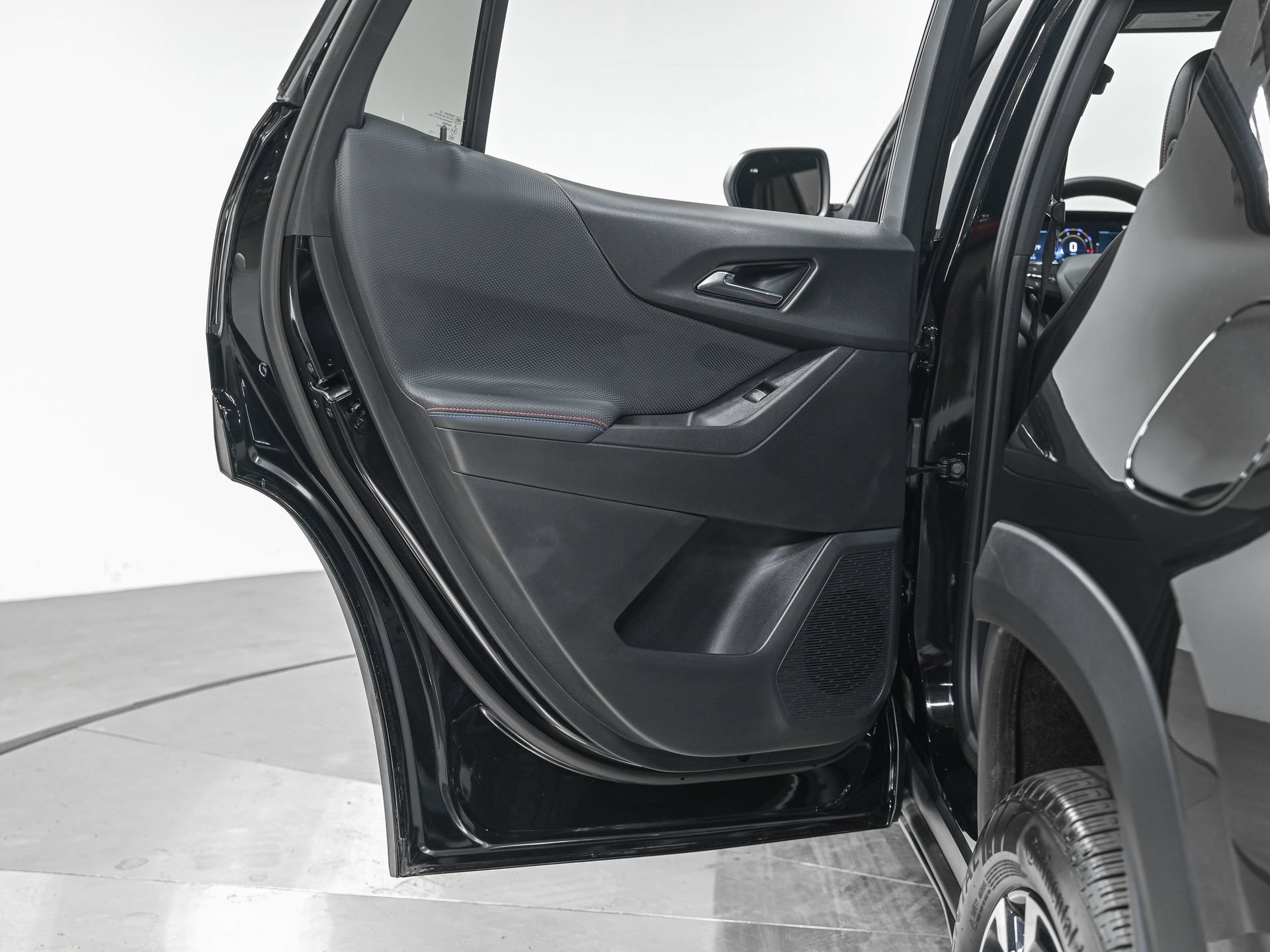 Used 2026 Chevrolet Equinox RS w/ LPO, Floor Liner Package FWD image 17