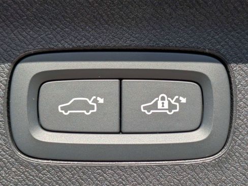 New 2026 Volvo XC90 B6 Plus image 14