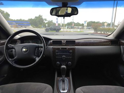 Used 2014 Chevrolet Impala LT FWD image 17