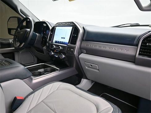 Used 2022 Ford F450 Limited image 10