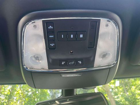 Used 2016 Jeep Grand Cherokee Limited AWD/4WD image 30