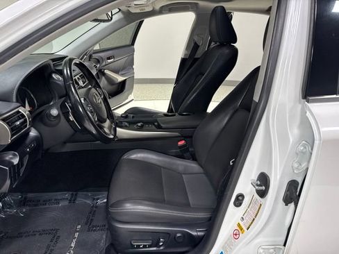 Used 2015 Lexus IS 250 RWD image 13
