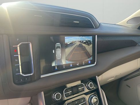 Used 2023 GMC Yukon Denali image 36