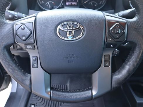Used 2020 Toyota Tacoma TRD Sport w/ TRD Premium Sport Package AWD/4WD image 11