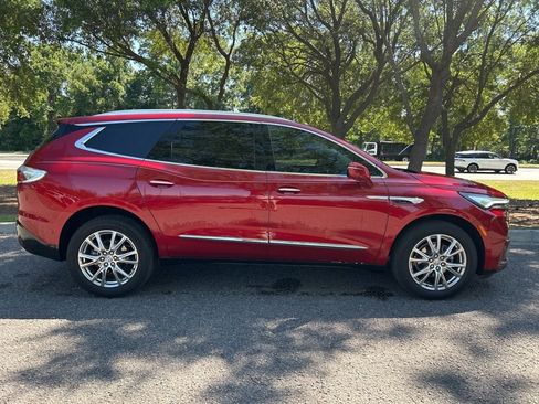 Used 2024 Buick Enclave Essence w/ Experience Buick Package FWD image 5