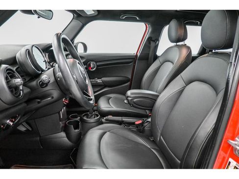 Used 2020 MINI Cooper 4-Door Hardtop w/ Storage Package FWD image 10